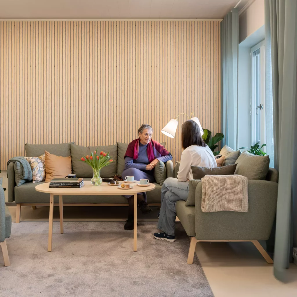 En trevlig inomhusmiljö i ett av Hemsös äldreboenden